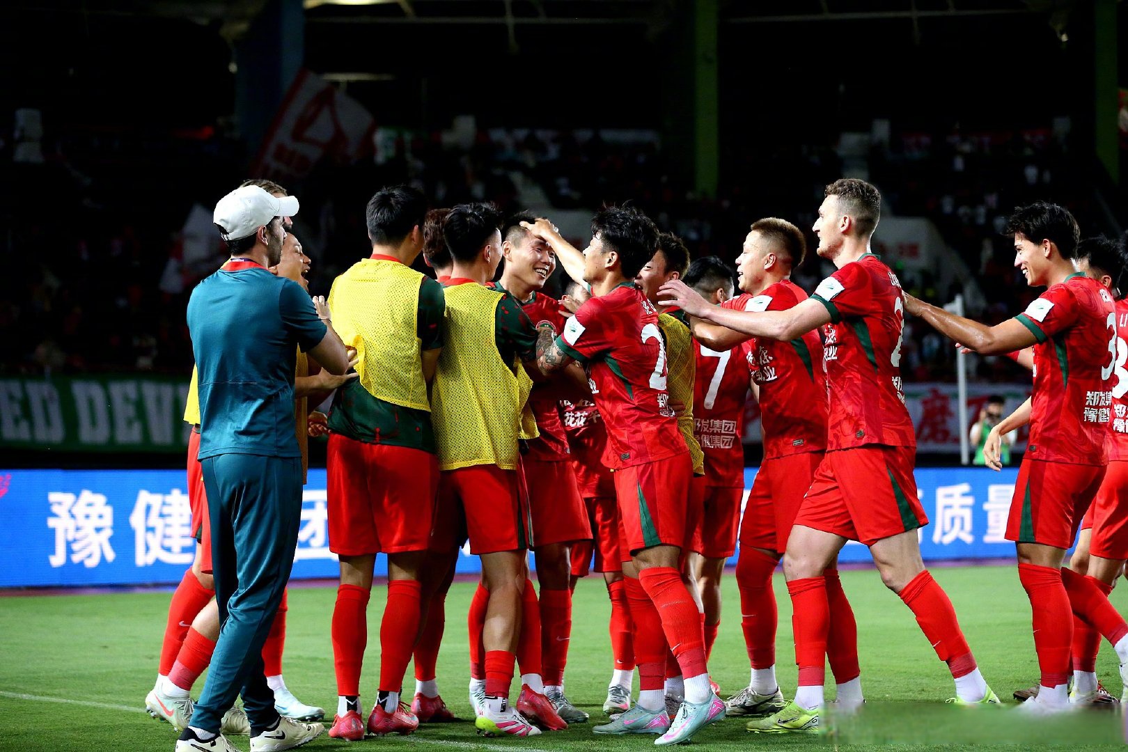 中国球队披荆斩棘，力争进军国际舞台的简单介绍