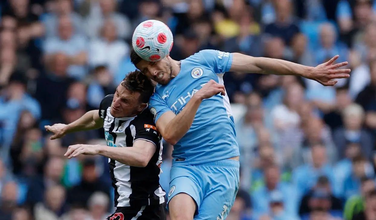 关于阿贾克斯上演逆袭之战，对决曼城的信息