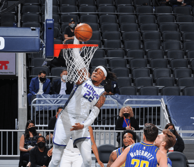 关于小牛不敌国王告别季后赛，未能成功晋级下一轮的信息