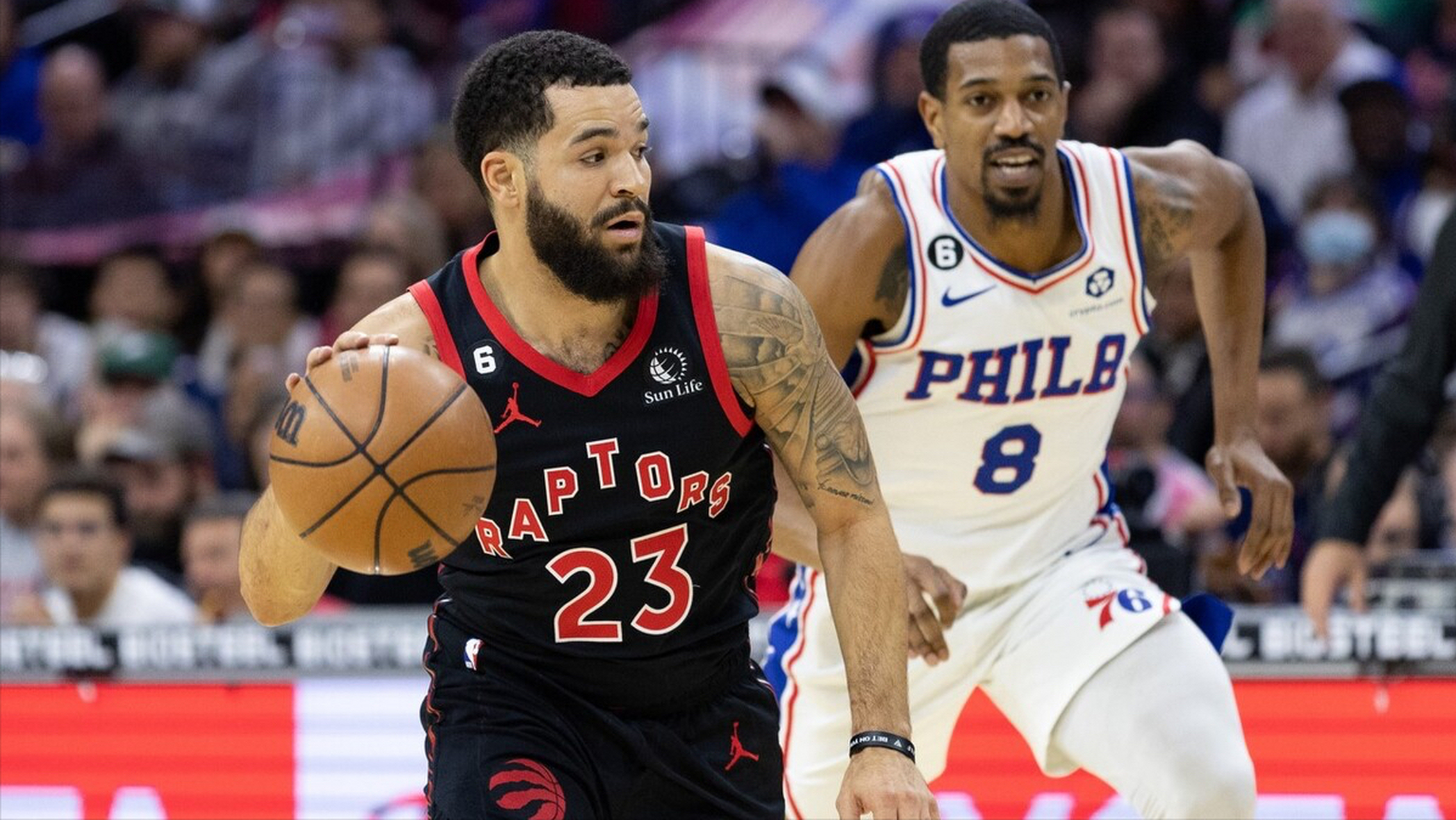 猛龙鏖战快船，恩比德点燃赛场