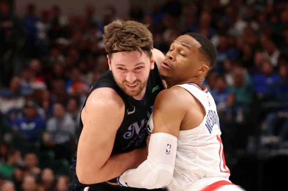 包含天津队险胜青岛队，东契奇惊艳四座的词条