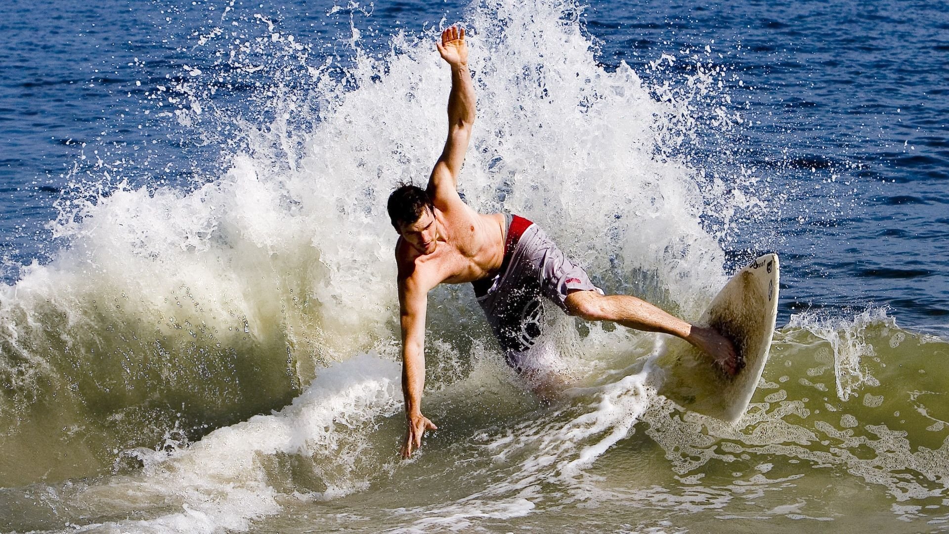 西决生死战之夜，字母哥扛起全队