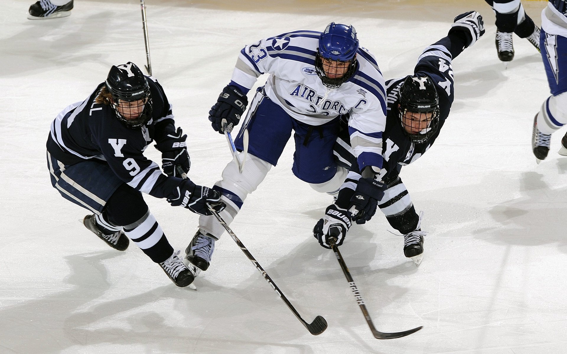 火箭横扫步行者，米切尔刷新纪录，一场定义赛季的胜利